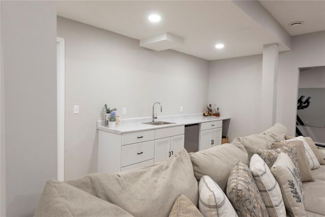 8544 N Ava Avenue, Kansas City, MO 64154