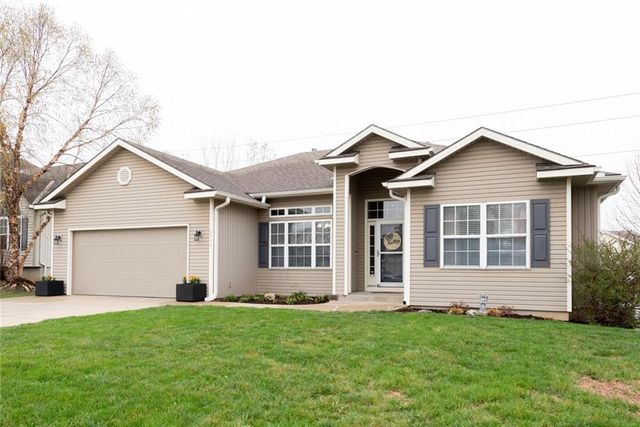 8544 N Ava Avenue, Kansas City, MO 64154