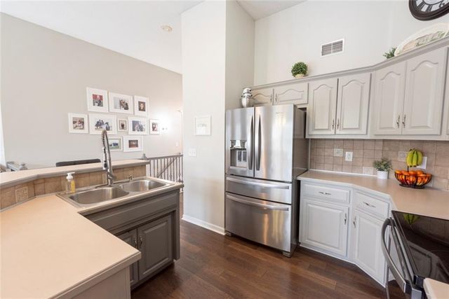 8544 N Ava Avenue, Kansas City, MO 64154