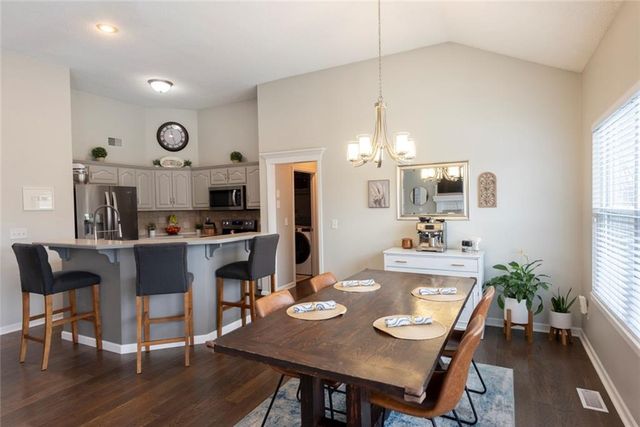 8544 N Ava Avenue, Kansas City, MO 64154