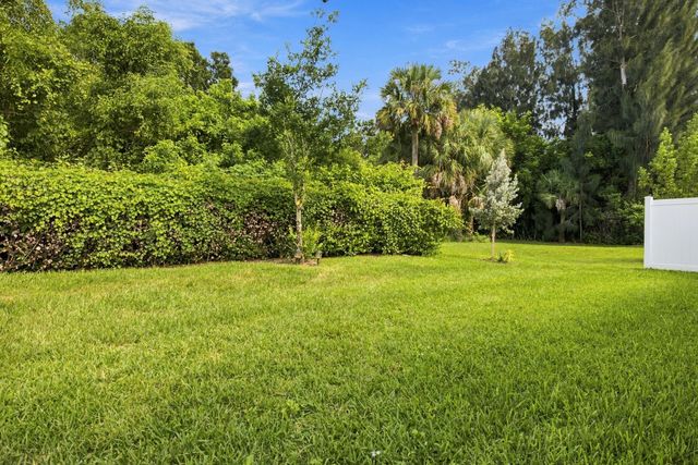 18476 Glenstone Street, Jupiter, FL 33458