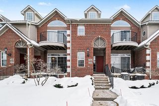 228 W Oakbrook Drive, Ann Arbor, MI 48103