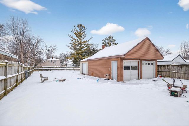 830 RACINE STREET, Menasha, WI 54952