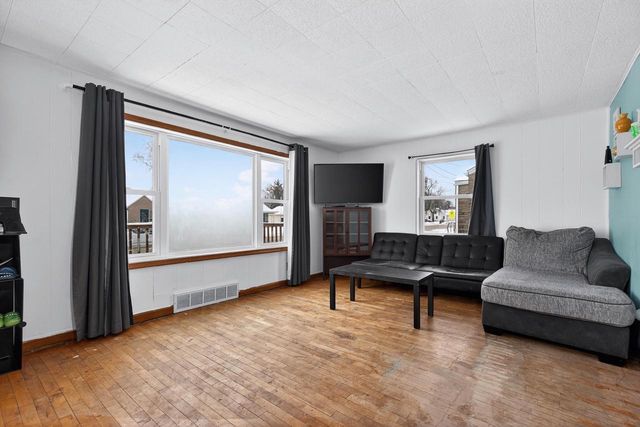 830 RACINE STREET, Menasha, WI 54952