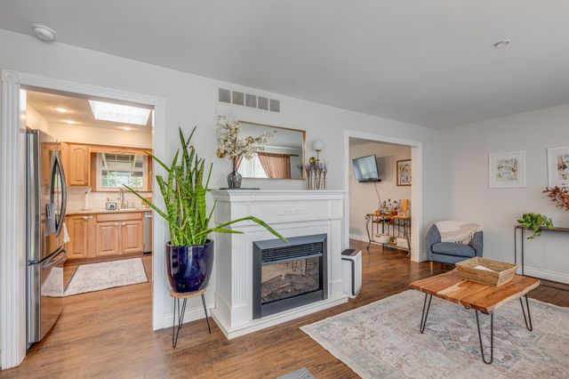 33 MARY ELLEN LN, Sicklerville, NJ 08081