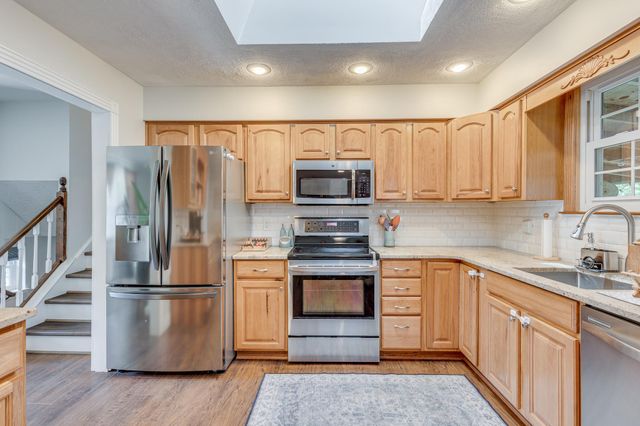 33 MARY ELLEN LN, Sicklerville, NJ 08081