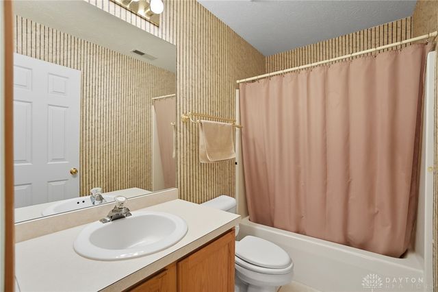 1024 Meadow Thrush Drive, Clayton, OH 45315