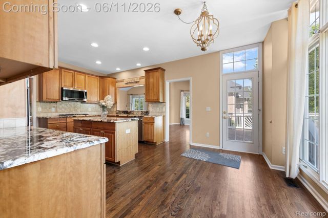 50145 Tottenham Court, Canton Charter Township, MI 48187