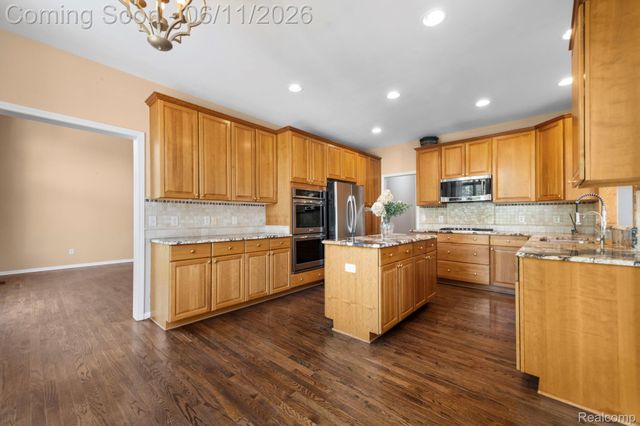 50145 Tottenham Court, Canton Charter Township, MI 48187