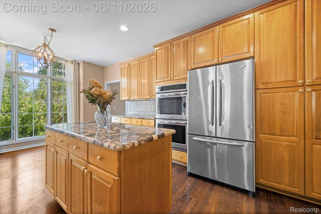 50145 Tottenham Court, Canton Charter Township, MI 48187