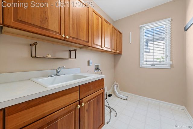 50145 Tottenham Court, Canton Charter Township, MI 48187