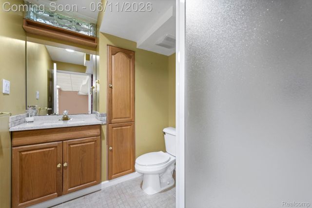 50145 Tottenham Court, Canton Charter Township, MI 48187