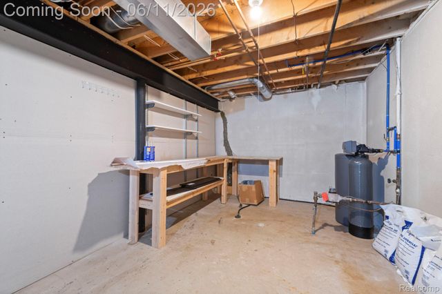 50145 Tottenham Court, Canton Charter Township, MI 48187