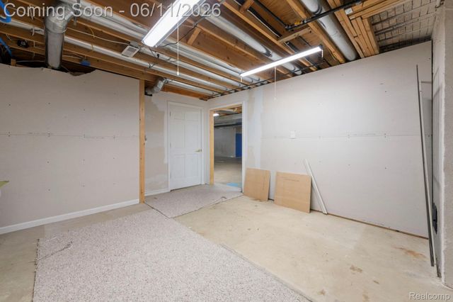 50145 Tottenham Court, Canton Charter Township, MI 48187