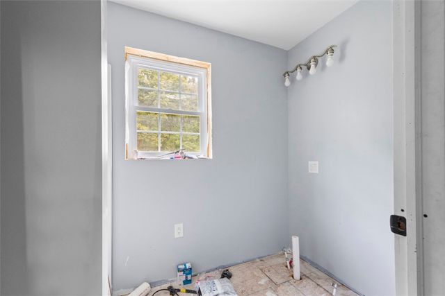 105 Jacobs Rd, Irwin Twp, PA 16038