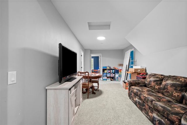 105 Jacobs Rd, Irwin Twp, PA 16038