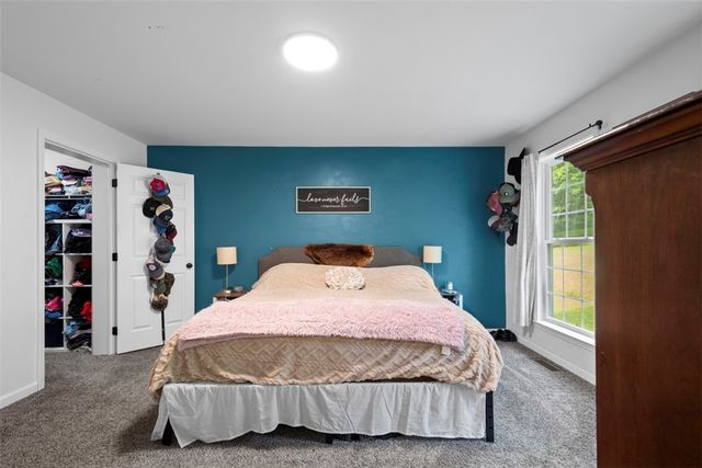 105 Jacobs Rd, Irwin Twp, PA 16038