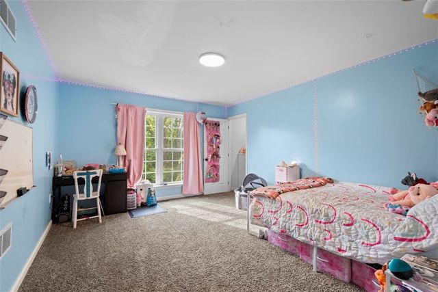 105 Jacobs Rd, Irwin Twp, PA 16038