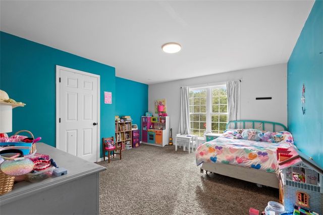 105 Jacobs Rd, Irwin Twp, PA 16038