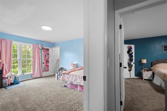 105 Jacobs Rd, Irwin Twp, PA 16038