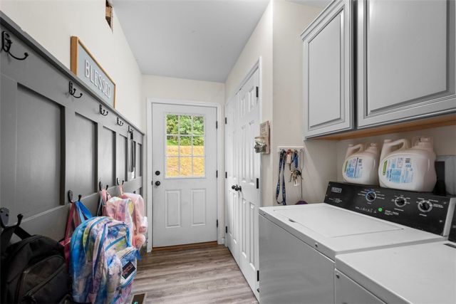 105 Jacobs Rd, Irwin Twp, PA 16038