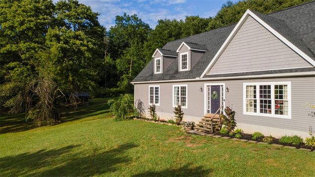 105 Jacobs Rd, Irwin Twp, PA 16038