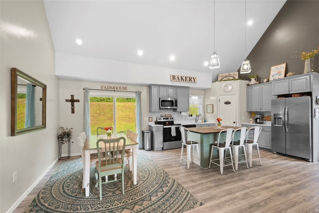 105 Jacobs Rd, Irwin Twp, PA 16038