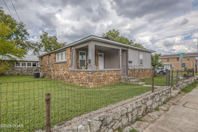 615 & 619 E 15th Street, Joplin, MO 64801