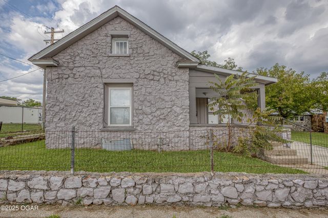 615 & 619 E 15th Street, Joplin, MO 64801