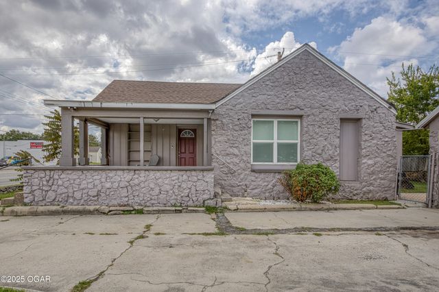 615 & 619 E 15th Street, Joplin, MO 64801