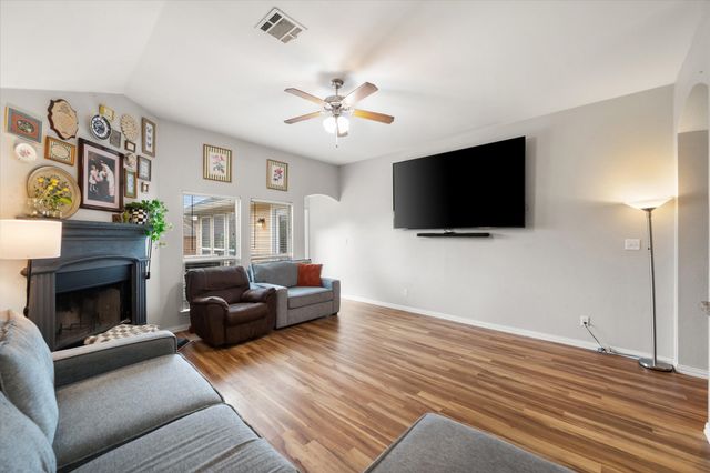 1650 Country Hills Drive, Waxahachie, TX 75165