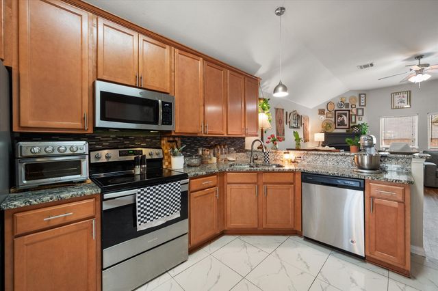 1650 Country Hills Drive, Waxahachie, TX 75165