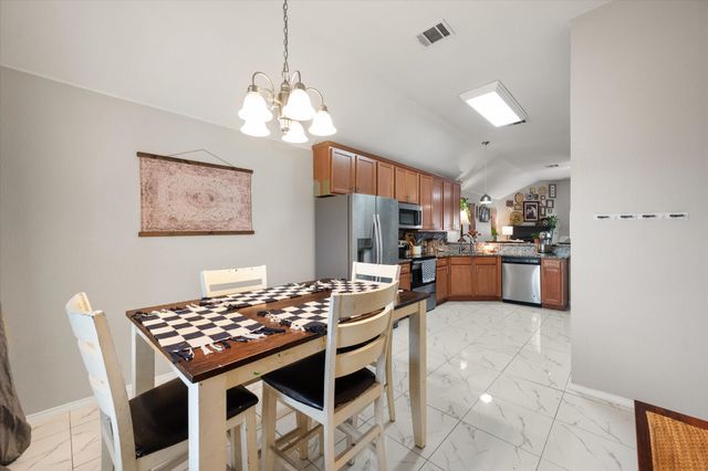 1650 Country Hills Drive, Waxahachie, TX 75165