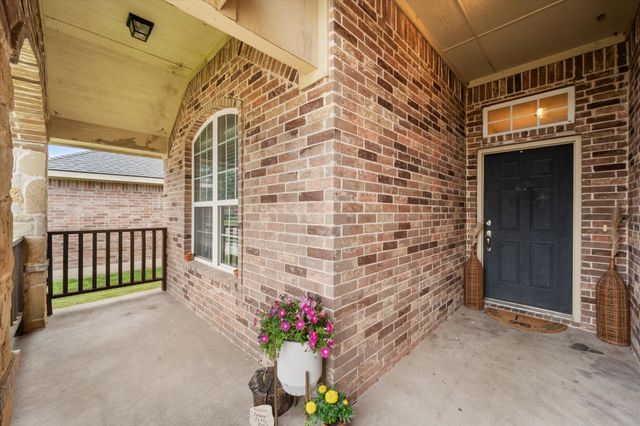 1650 Country Hills Drive, Waxahachie, TX 75165