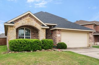 1650 Country Hills Drive, Waxahachie, TX 75165