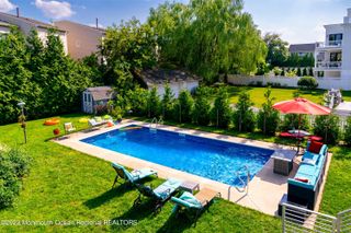 18 Valentine Street, Monmouth Beach, NJ 07750