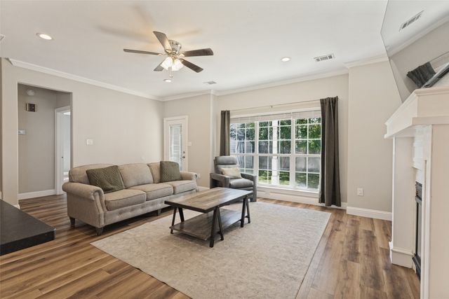 136 S College Street S, Keller, TX 76248