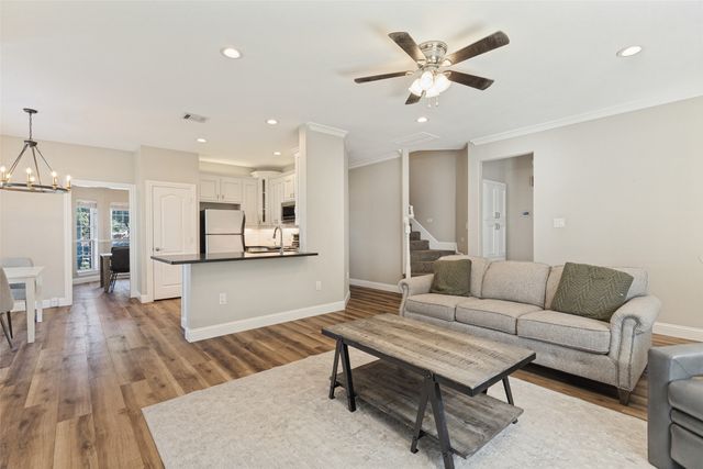 136 S College Street S, Keller, TX 76248