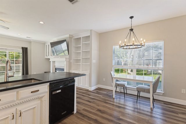 136 S College Street S, Keller, TX 76248