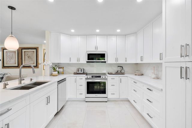 10209 Vestal Court, Coral Springs, FL 33071
