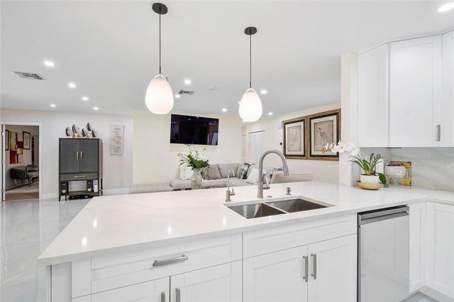 10209 Vestal Court, Coral Springs, FL 33071
