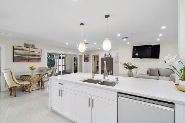 10209 Vestal Court, Coral Springs, FL 33071