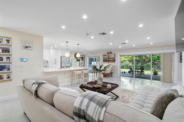 10209 Vestal Court, Coral Springs, FL 33071