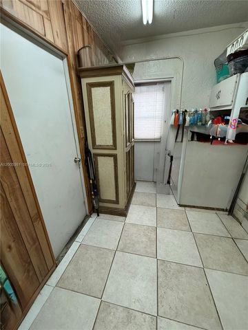 1020 SW 81st Ter, North Lauderdale, FL 33068