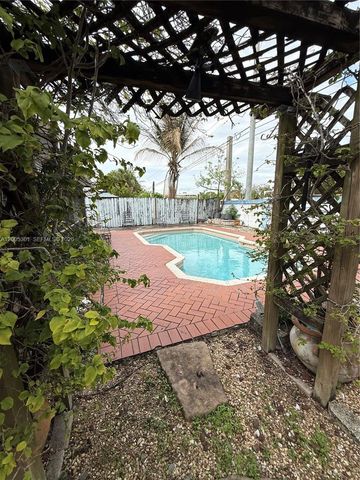 1020 SW 81st Ter, North Lauderdale, FL 33068