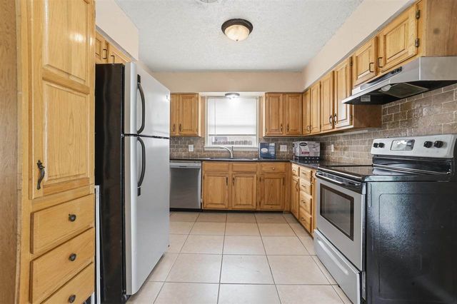 49 SW 49th, Lawton, OK 73505