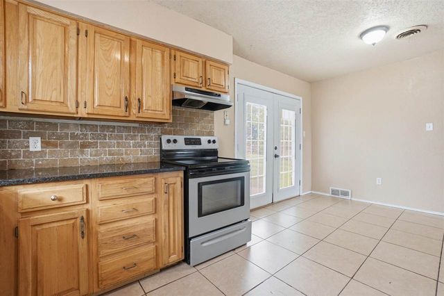 49 SW 49th, Lawton, OK 73505