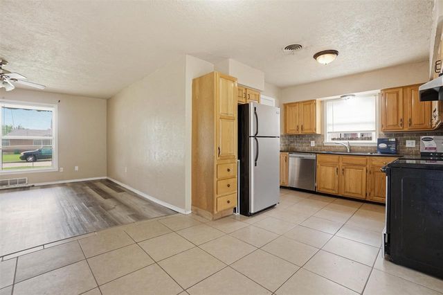 49 SW 49th, Lawton, OK 73505
