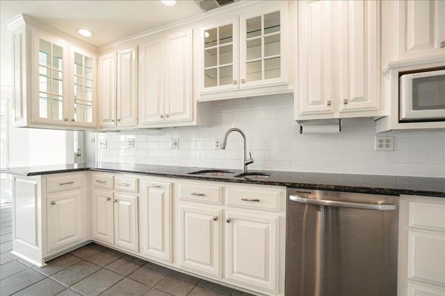 2899 CROSS COUNTRY DR, Germantown, TN 38138