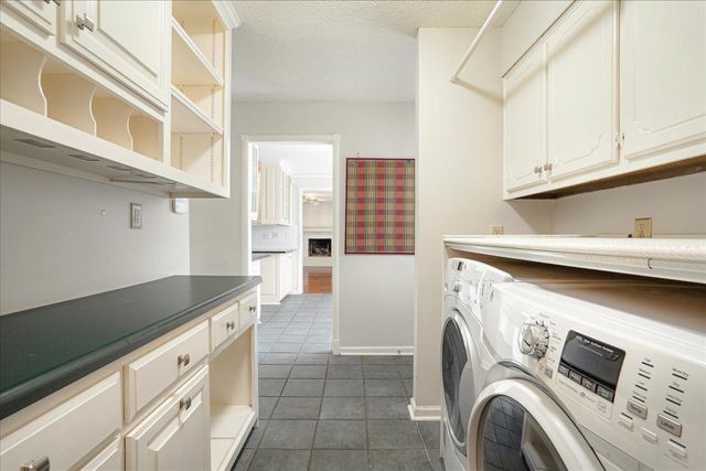 2899 CROSS COUNTRY DR, Germantown, TN 38138